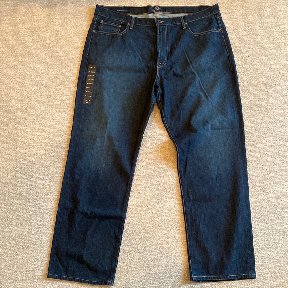 Never worn but no tags. Lucky Brand - 181 Relaxed Straight size 42 x 32